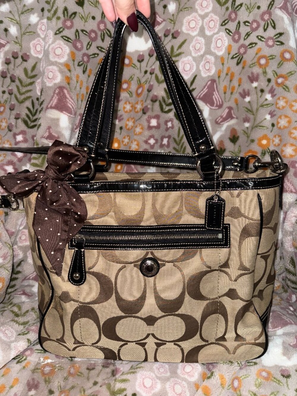 Coach Laura Signature Carryall / Tote
